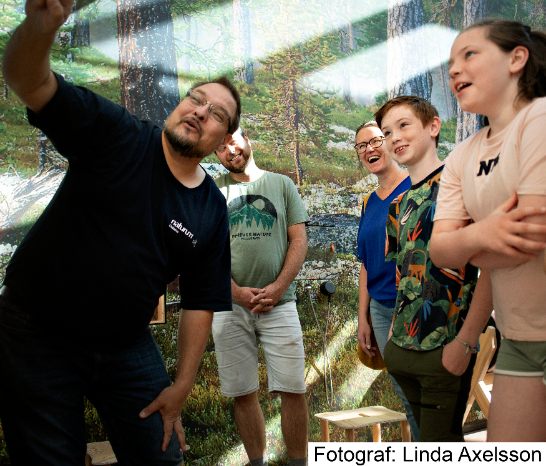 Guidning på naturum Dalarna. Foto Linda Axelsson
